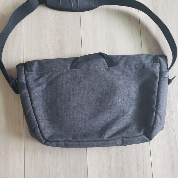 Swiss Gear Laptop Bag Messenger Mens 16 inch Gray Black Getaway Work Carry On - Picture 3 of 11